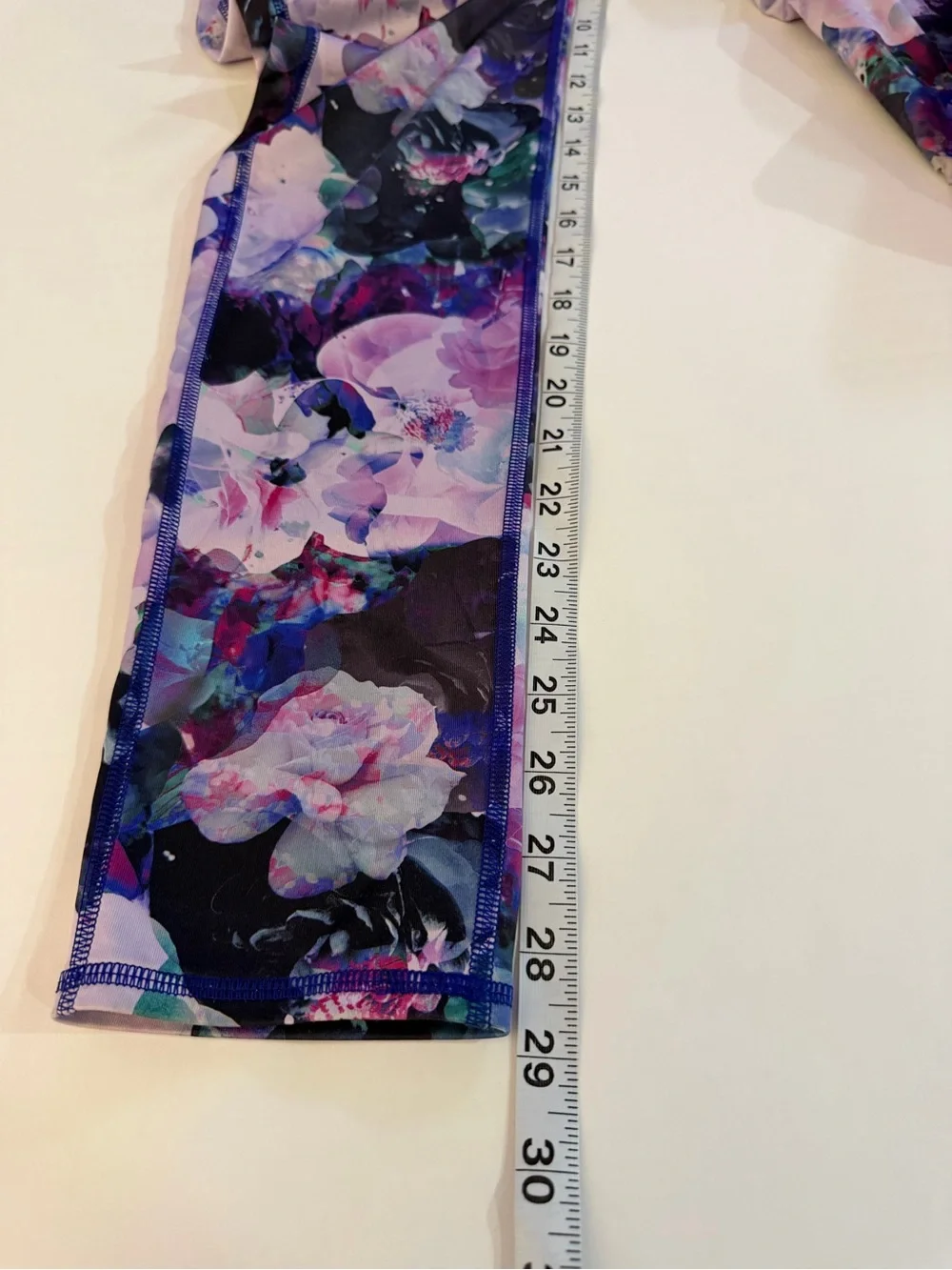 Old Navy Go Dry purple floral ankle length leggings,